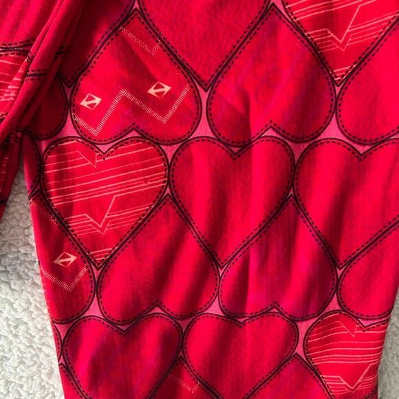 Lularoe Tall Curvy Red Heart Pattern Leggings - Picture 2 of 3